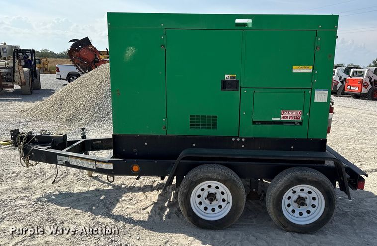 image for item EN7014 2018 Whisperwatt DCA-45SSIU4F generator