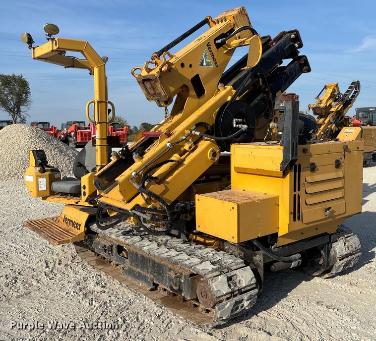 image for item EN7016 2013 Vermeer PD10 pile driver