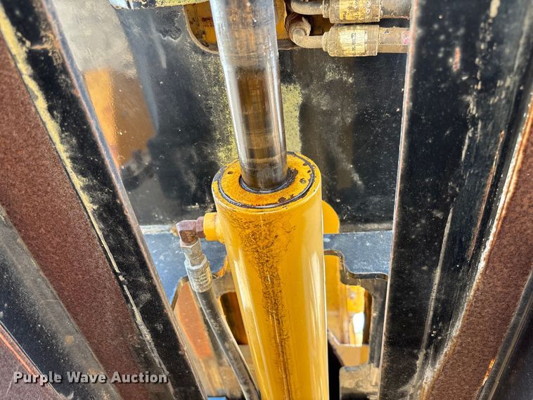 image for item EN7016 2013 Vermeer PD10 pile driver