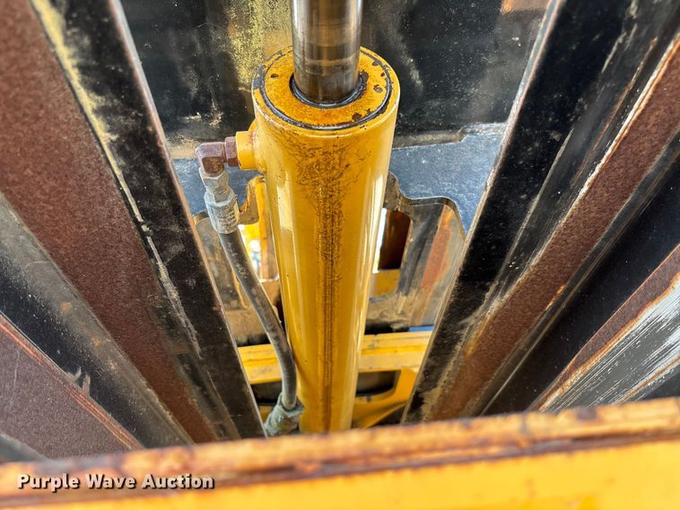 image for item EN7016 2013 Vermeer PD10 pile driver