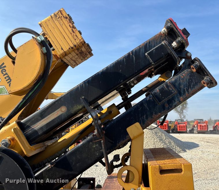 image for item EN7016 2013 Vermeer PD10 pile driver