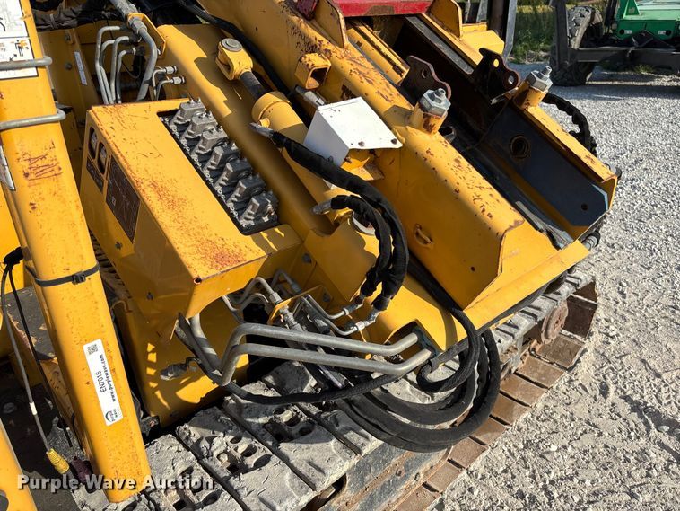 image for item EN7016 2013 Vermeer PD10 pile driver