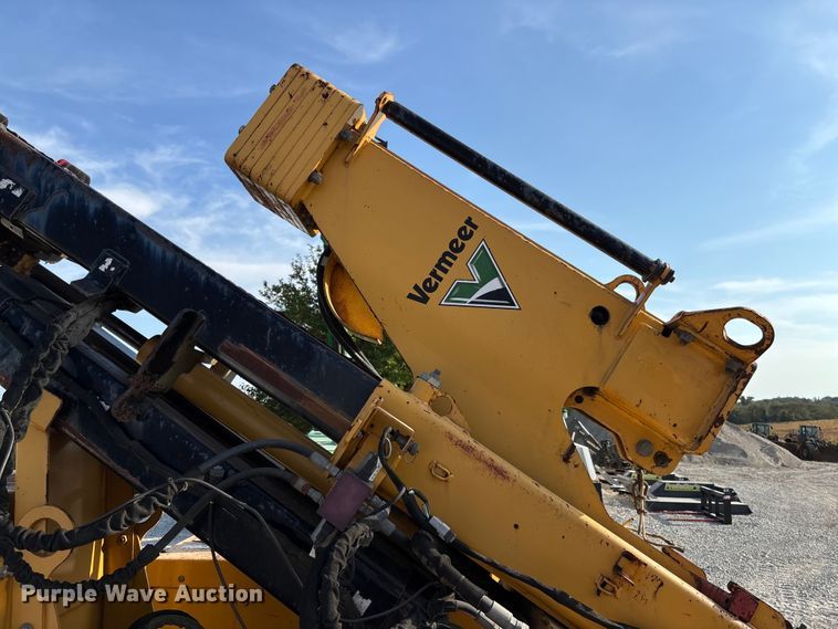 image for item EN7016 2013 Vermeer PD10 pile driver