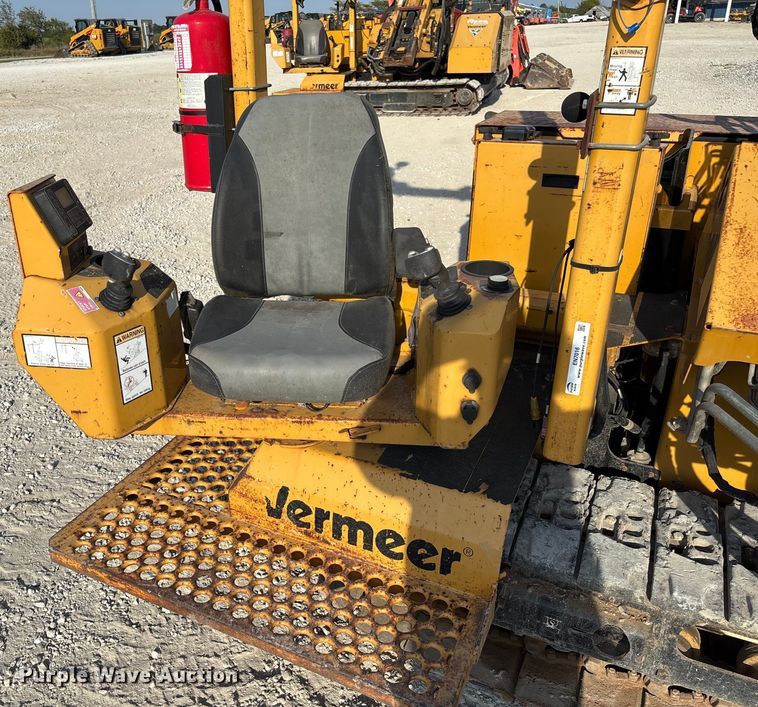 image for item EN7016 2013 Vermeer PD10 pile driver