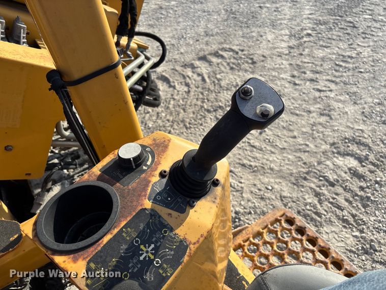 image for item EN7016 2013 Vermeer PD10 pile driver