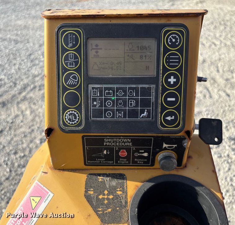 image for item EN7016 2013 Vermeer PD10 pile driver