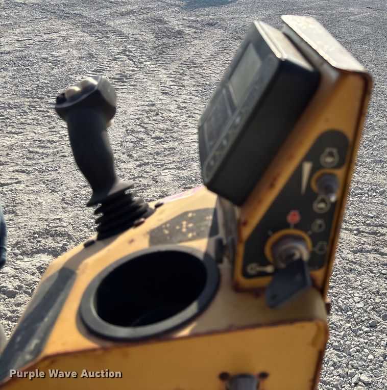 image for item EN7016 2013 Vermeer PD10 pile driver