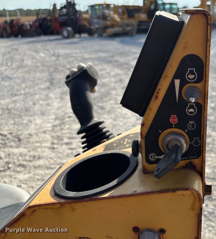 image for item EN7016 2013 Vermeer PD10 pile driver