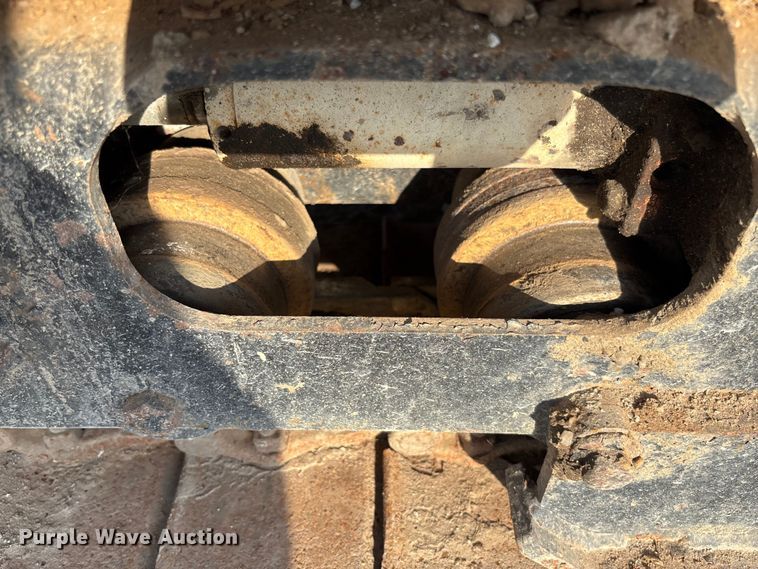 image for item EN7016 2013 Vermeer PD10 pile driver