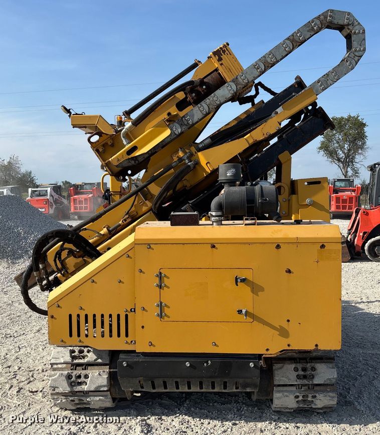 image for item EN7017 2018 Vermeer PD10 pile driver