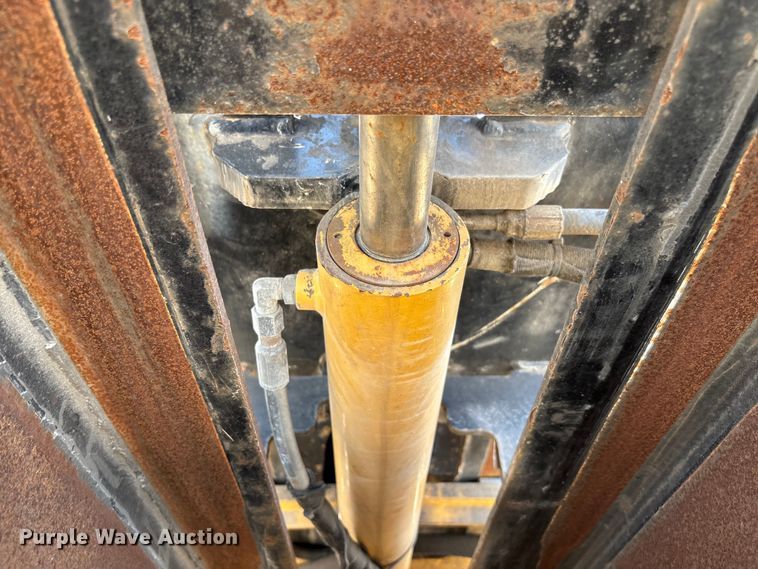 image for item EN7017 2018 Vermeer PD10 pile driver