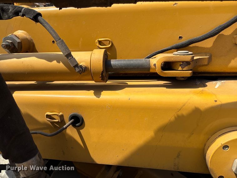 image for item EN7017 2018 Vermeer PD10 pile driver