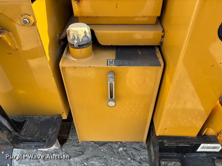 image for item EN7017 2018 Vermeer PD10 pile driver