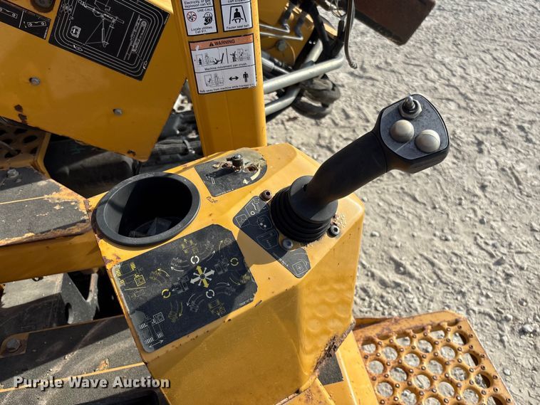 image for item EN7017 2018 Vermeer PD10 pile driver