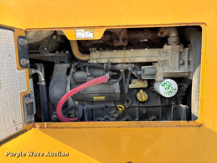 image for item EN7017 2018 Vermeer PD10 pile driver