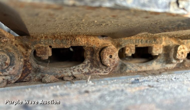 image for item EN7017 2018 Vermeer PD10 pile driver