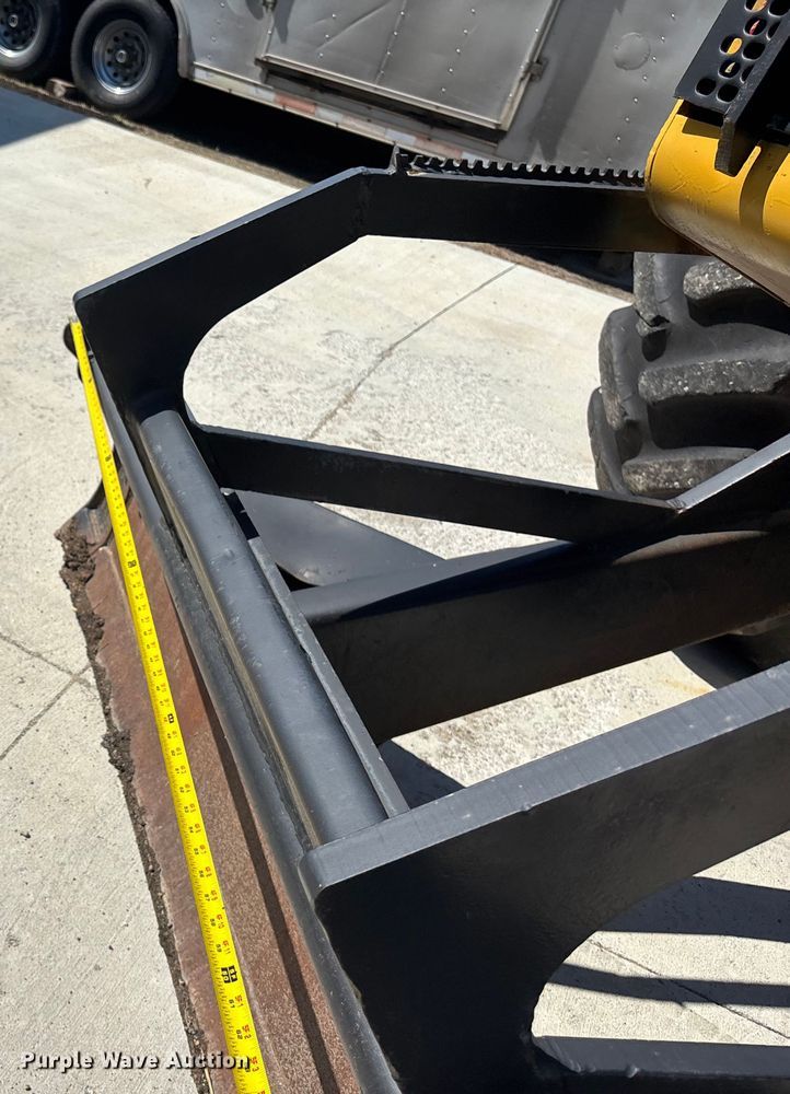 image for item EO1636 1990 John Deere 540D skidder