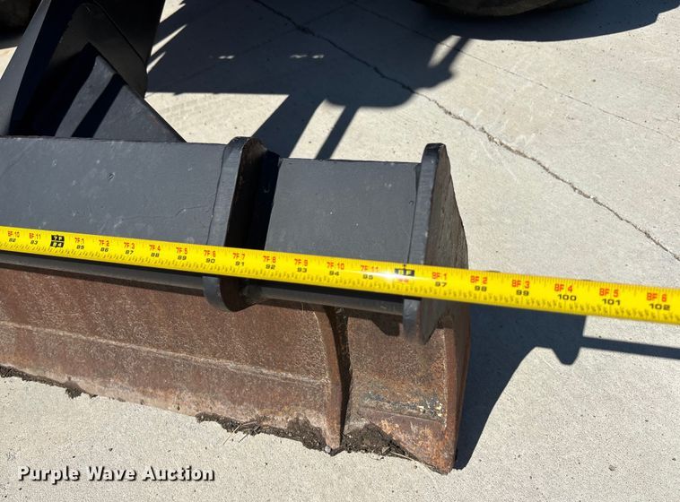 image for item EO1636 1990 John Deere 540D skidder