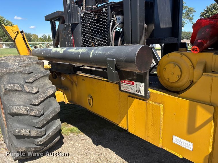image for item EO1636 1990 John Deere 540D skidder