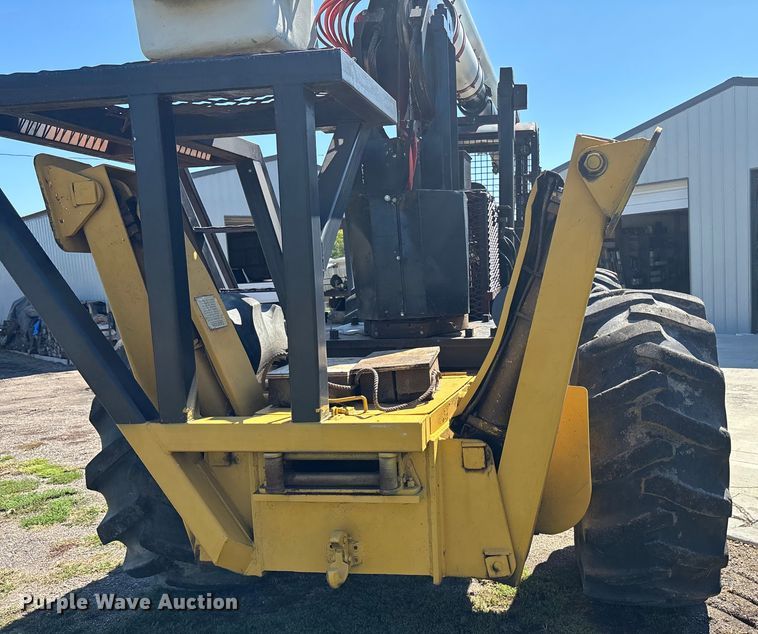 image for item EO1636 1990 John Deere 540D skidder