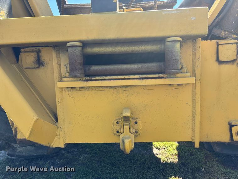 image for item EO1636 1990 John Deere 540D skidder