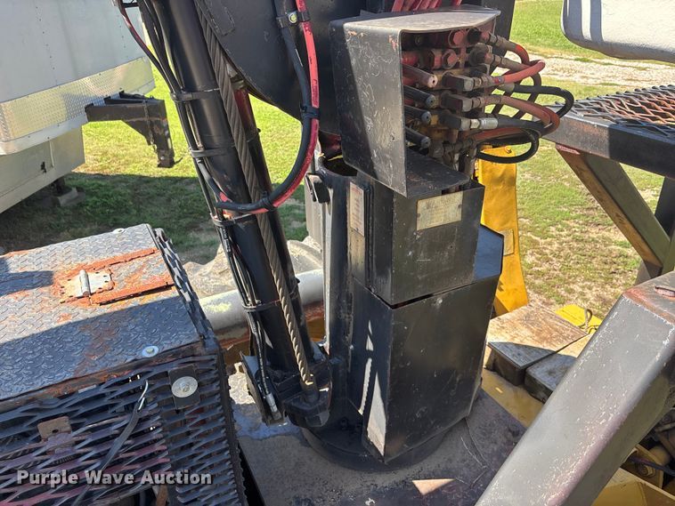 image for item EO1636 1990 John Deere 540D skidder