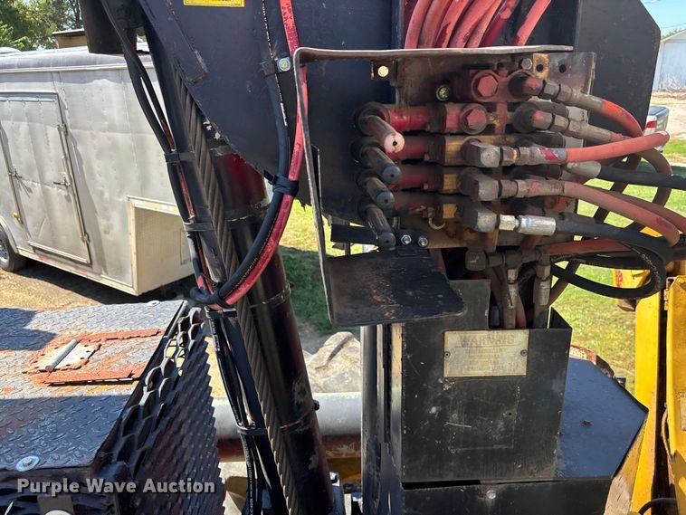 image for item EO1636 1990 John Deere 540D skidder