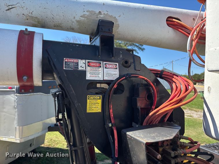 image for item EO1636 1990 John Deere 540D skidder