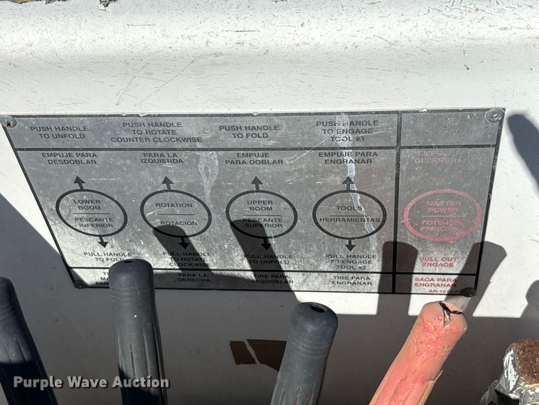 image for item EO1636 1990 John Deere 540D skidder