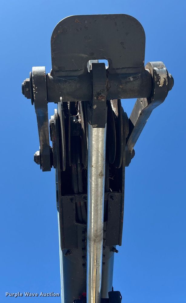 image for item EO1636 1990 John Deere 540D skidder