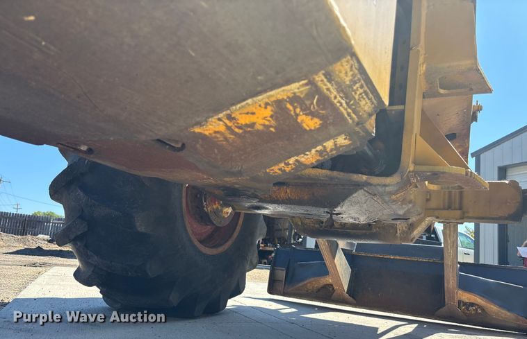 image for item EO1636 1990 John Deere 540D skidder