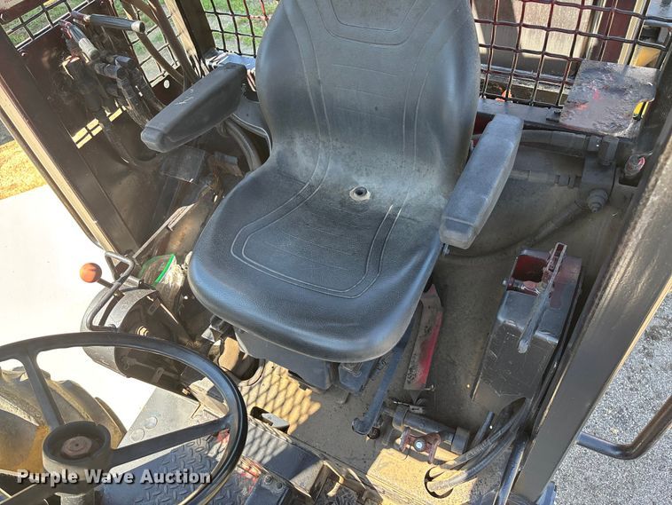 image for item EO1636 1990 John Deere 540D skidder