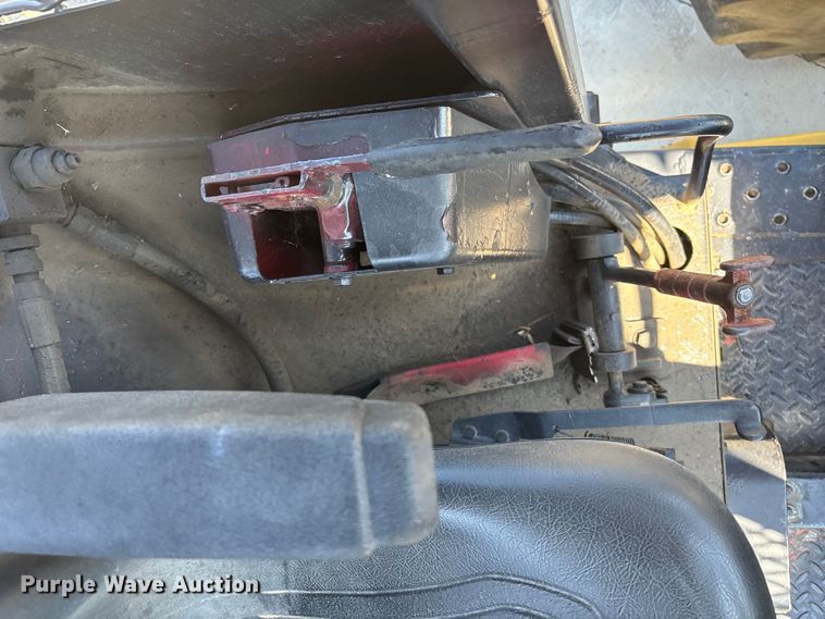 image for item EO1636 1990 John Deere 540D skidder