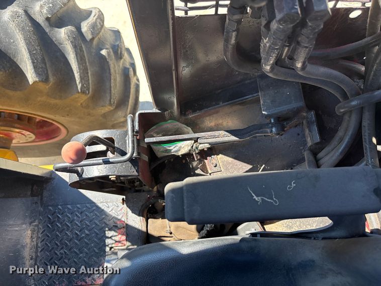 image for item EO1636 1990 John Deere 540D skidder