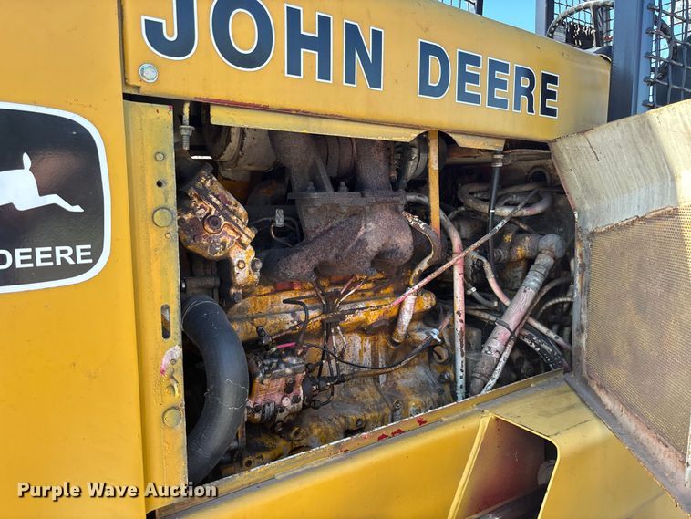 image for item EO1636 1990 John Deere 540D skidder