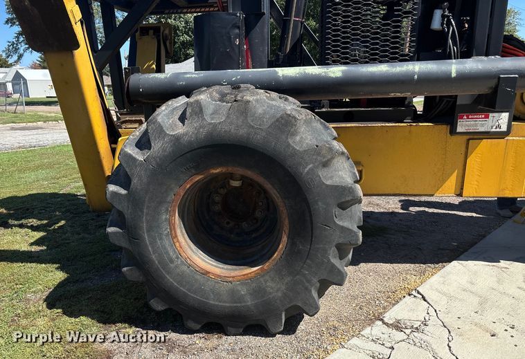 image for item EO1636 1990 John Deere 540D skidder