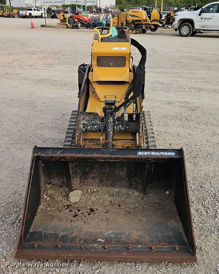 image for item EO4697 2016 Vermeer CTX50 compact utility loader