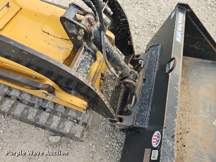 image for item EO4697 2016 Vermeer CTX50 compact utility loader