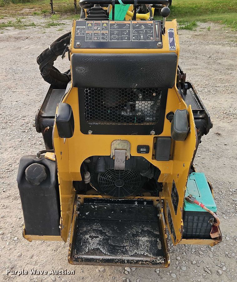 image for item EO4697 2016 Vermeer CTX50 compact utility loader