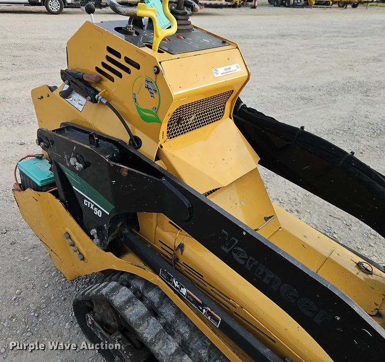 image for item EO4697 2016 Vermeer CTX50 compact utility loader