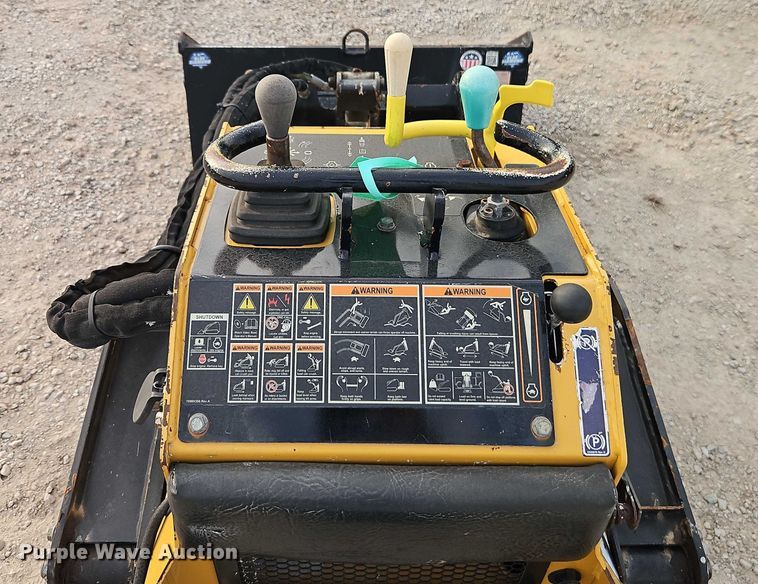 image for item EO4697 2016 Vermeer CTX50 compact utility loader