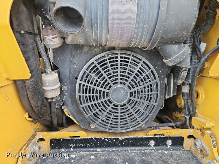 image for item EO4697 2016 Vermeer CTX50 compact utility loader