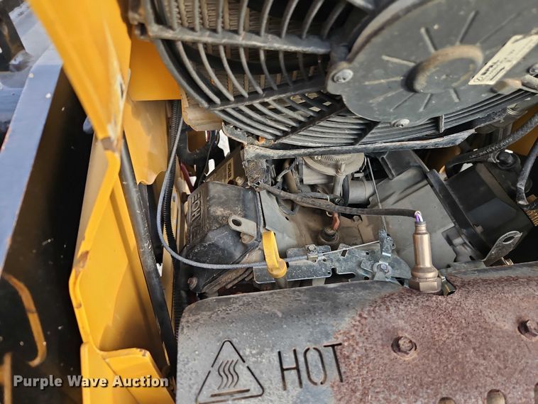 image for item EO4697 2016 Vermeer CTX50 compact utility loader