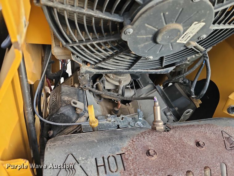 image for item EO4697 2016 Vermeer CTX50 compact utility loader