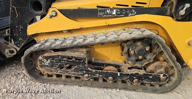 image for item EO4697 2016 Vermeer CTX50 compact utility loader