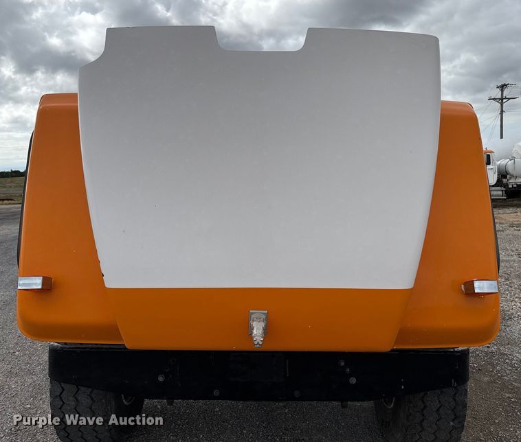 image for item EP0657 1997 Mack RD690S ready mix truck