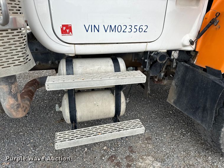 image for item EP0657 1997 Mack RD690S ready mix truck