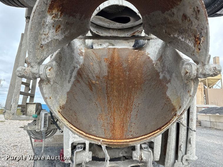 image for item EP0657 1997 Mack RD690S ready mix truck