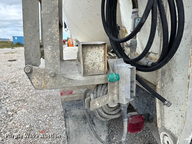 image for item EP0657 1997 Mack RD690S ready mix truck