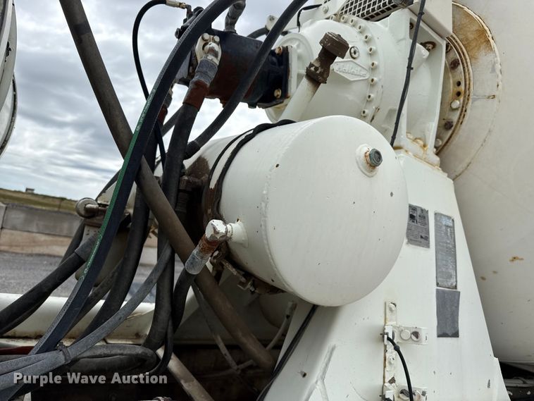 image for item EP0657 1997 Mack RD690S ready mix truck